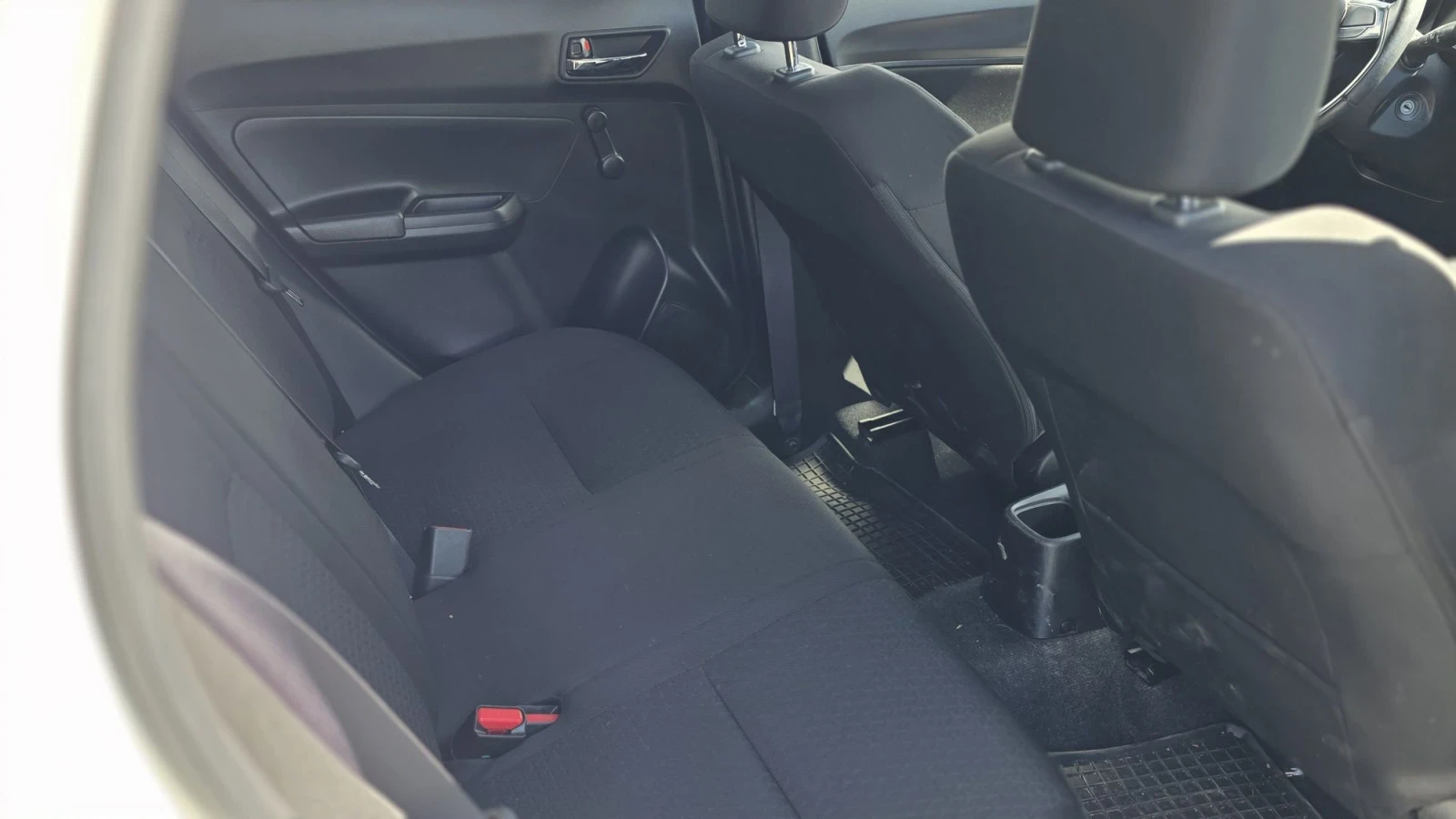 Suzuki Swift 1.4 АВТОМАТ, снимка 12 - Автомобили и джипове - 56154415