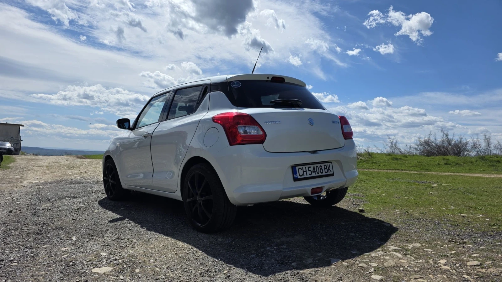 Suzuki Swift 1.4 АВТОМАТ, снимка 2 - Автомобили и джипове - 56154415
