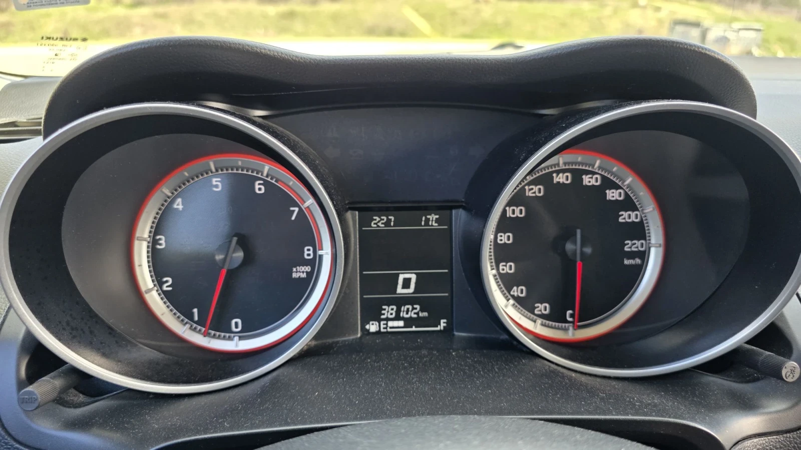 Suzuki Swift 1.4 АВТОМАТ, снимка 13 - Автомобили и джипове - 56154415