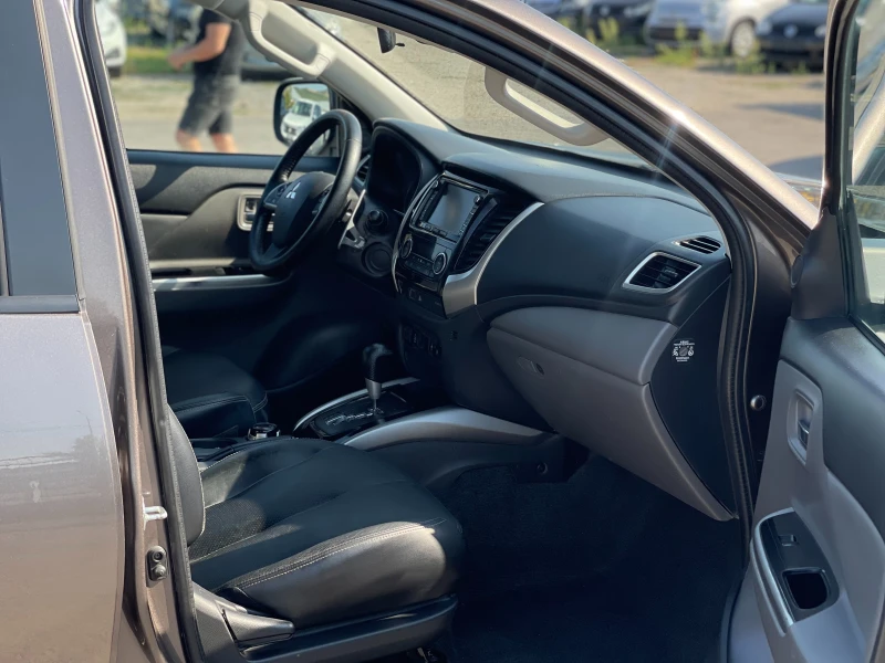 Mitsubishi L200 2.4Di-D Instyle 4x4 * 80 Jahre* , снимка 11 - Автомобили и джипове - 45902336