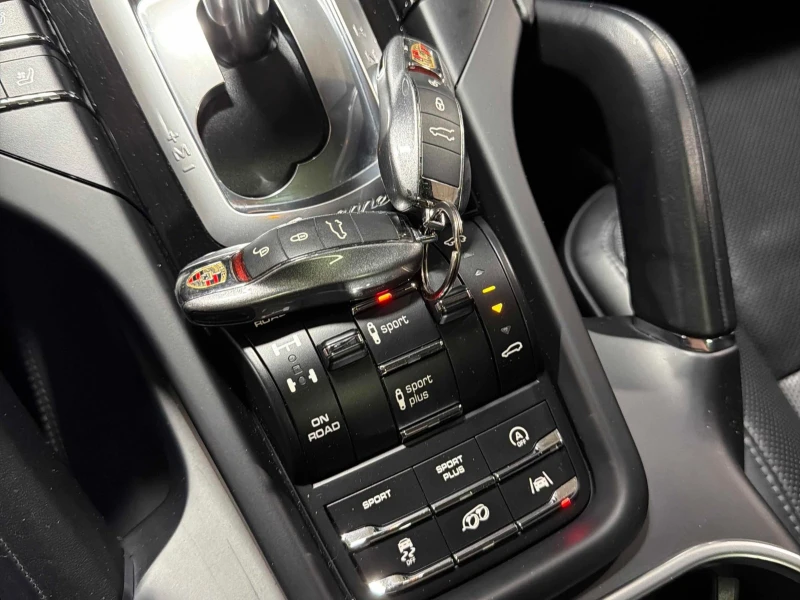 Porsche Cayenne GTS С РЕГИСТРАЦИЯ & АВТО КРЕДИТ , снимка 12 - Автомобили и джипове - 53594567