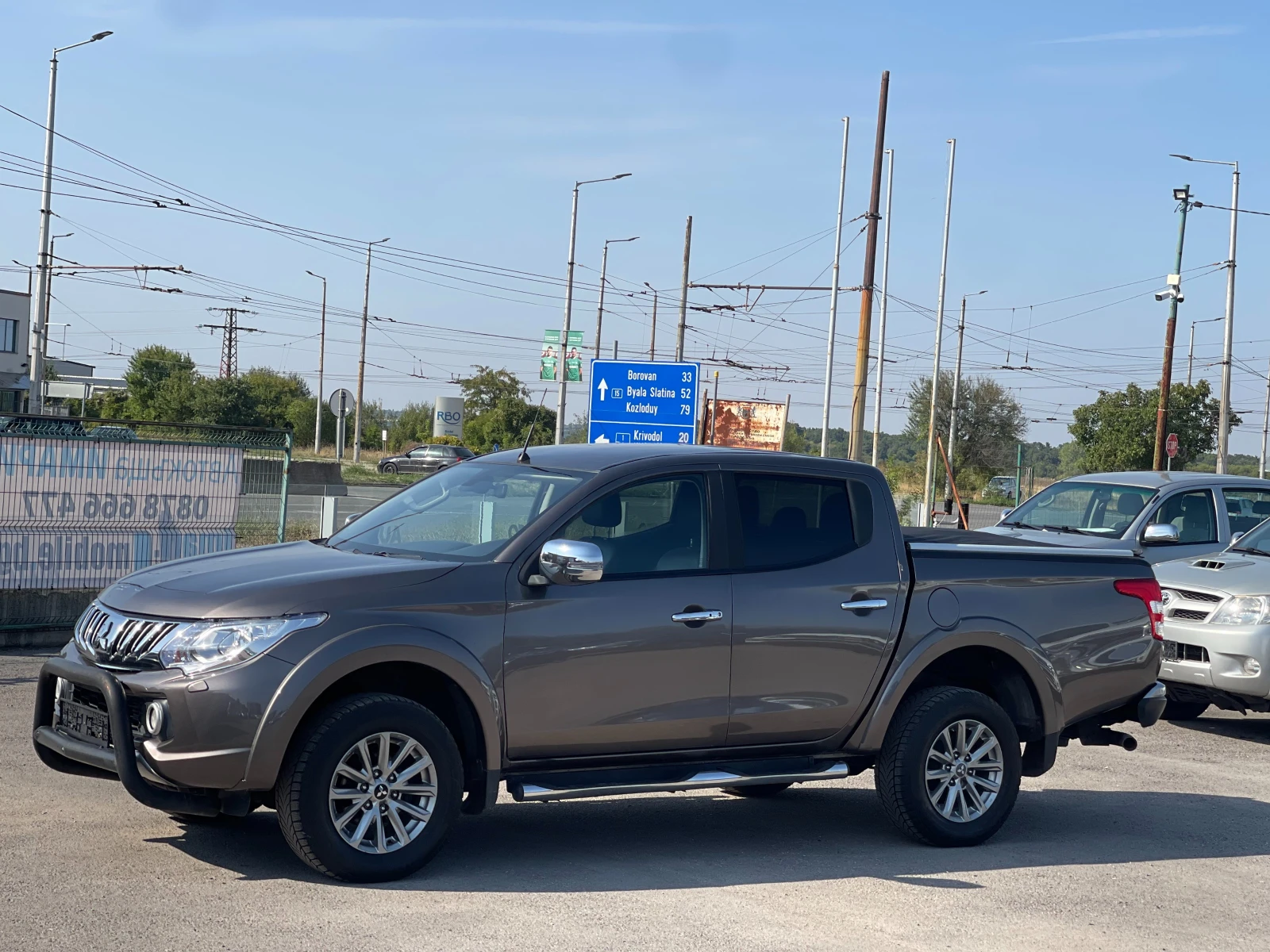 Mitsubishi L200 2.4Di-D Instyle 4x4 * 80 Jahre*  - изображение 3