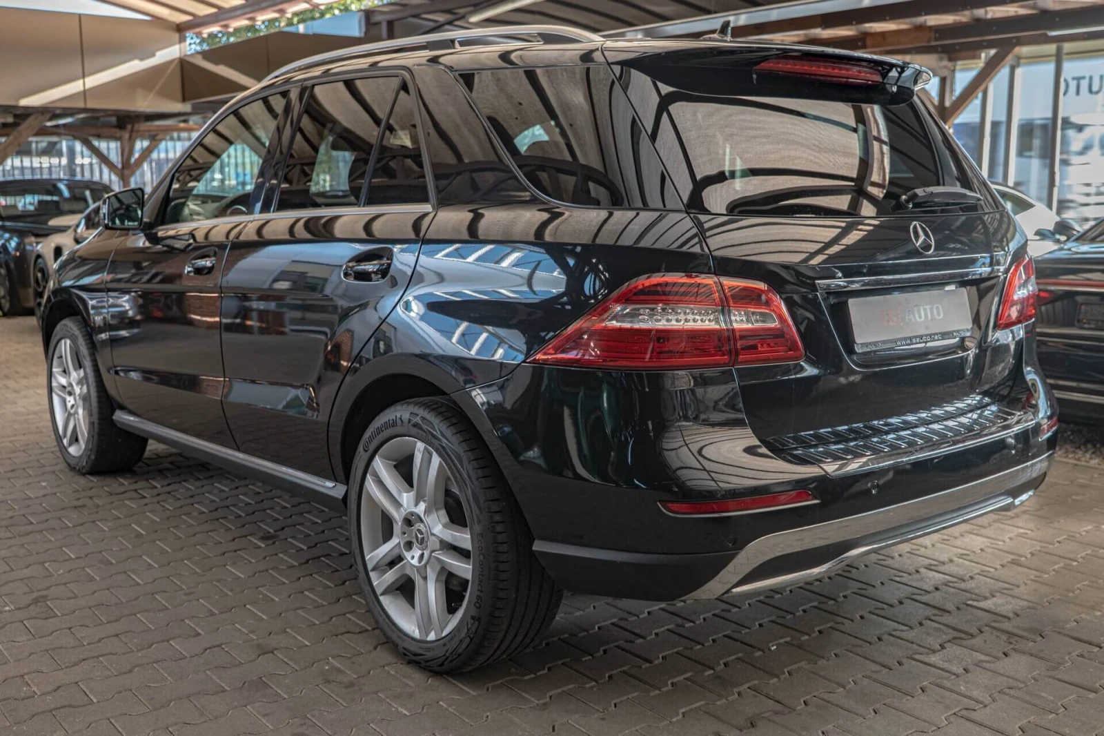Mercedes-Benz ML 350 BlueTEC V6 CDI/Navi/ADAPTIVE DAMPING SYSTEM/PDC/ - изображение 5