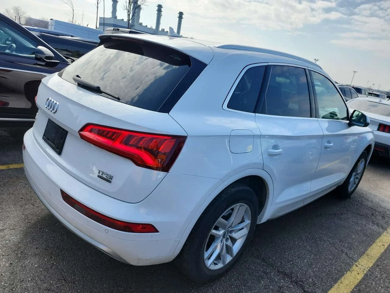 Audi Q5 KOMFORT 2.0 TFSI Quattro | KEYLESS | ПОДГРЕВИ | , снимка 3 - Автомобили и джипове - 53820239