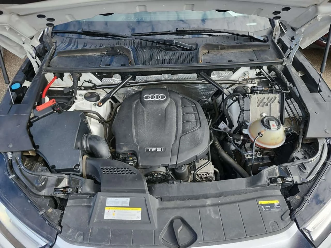 Audi Q5 KOMFORT 2.0 TFSI Quattro | KEYLESS | ПОДГРЕВИ | , снимка 17 - Автомобили и джипове - 53820239