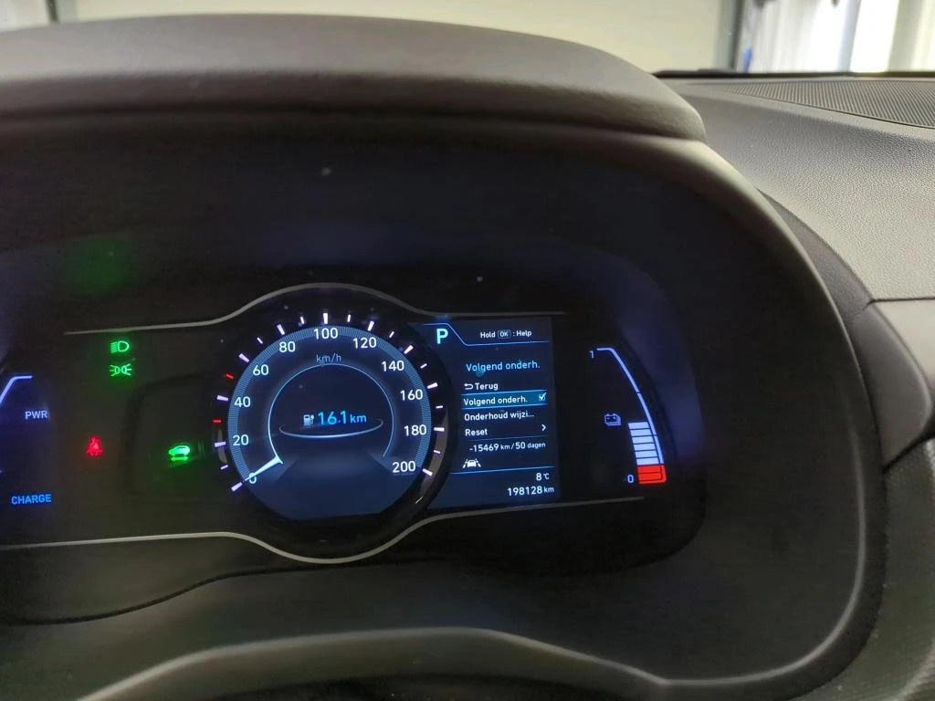 Hyundai Kona Premium, снимка 8 - Автомобили и джипове - 54121193