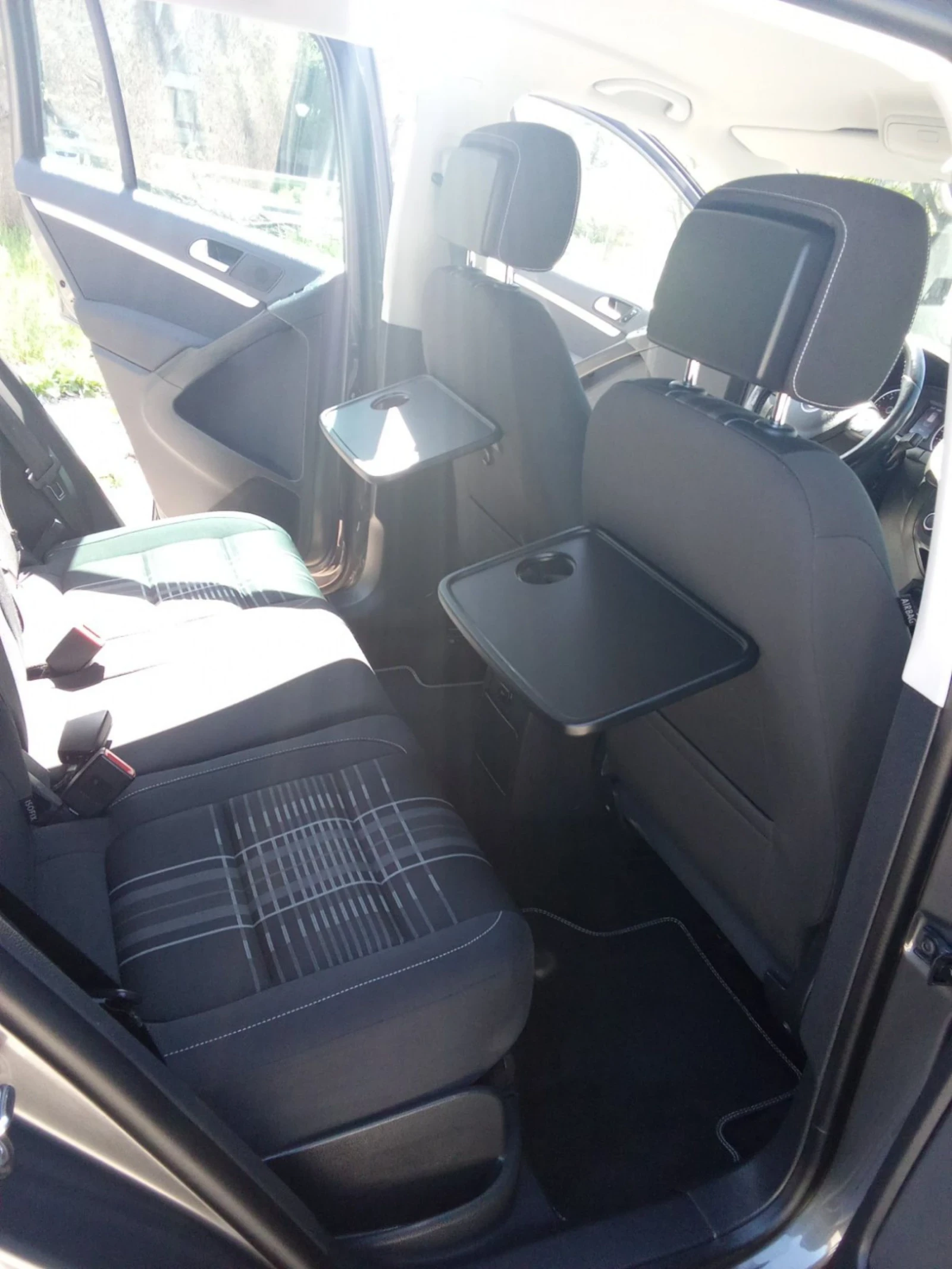 VW Tiguan 2.0 TDI LOUNGE, снимка 8 - Автомобили и джипове - 55038363