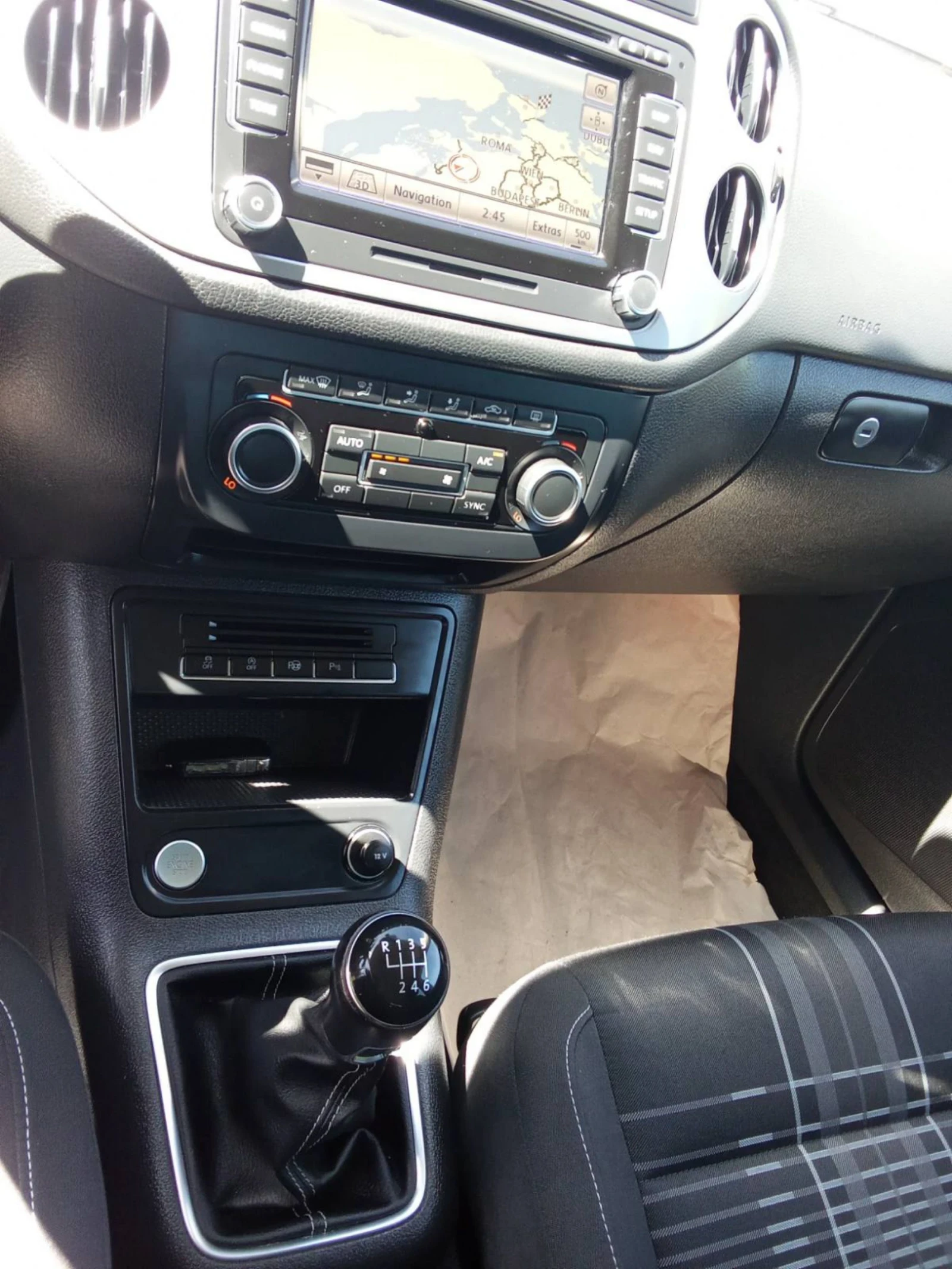VW Tiguan 2.0 TDI LOUNGE, снимка 6 - Автомобили и джипове - 55038363