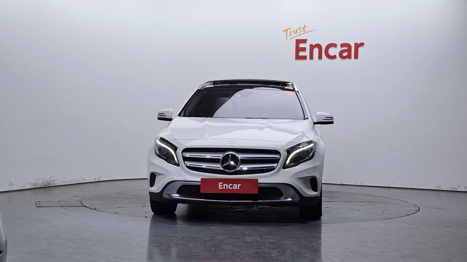 Mercedes-Benz GLA 200 d 4Matic * ПОДГРЕВ * КАМЕРА * ПАНОРАМА, снимка 2 - Автомобили и джипове - 55373057