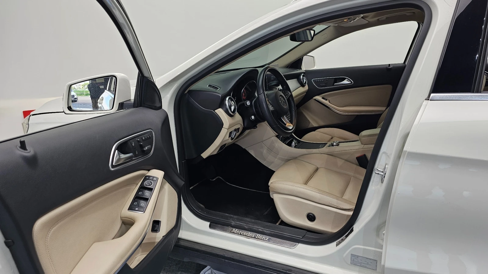 Mercedes-Benz GLA 200 d 4Matic * ПОДГРЕВ * КАМЕРА * ПАНОРАМА, снимка 8 - Автомобили и джипове - 55373057
