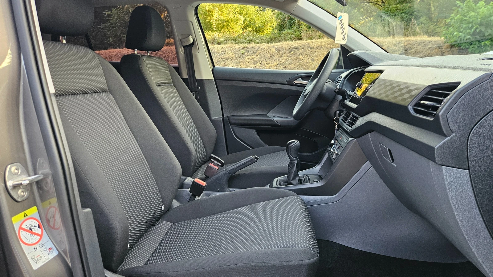 VW T-Cross 1.6 TDI NAVIG/KLIMA/DISTRONIK, снимка 13 - Автомобили и джипове - 55806550