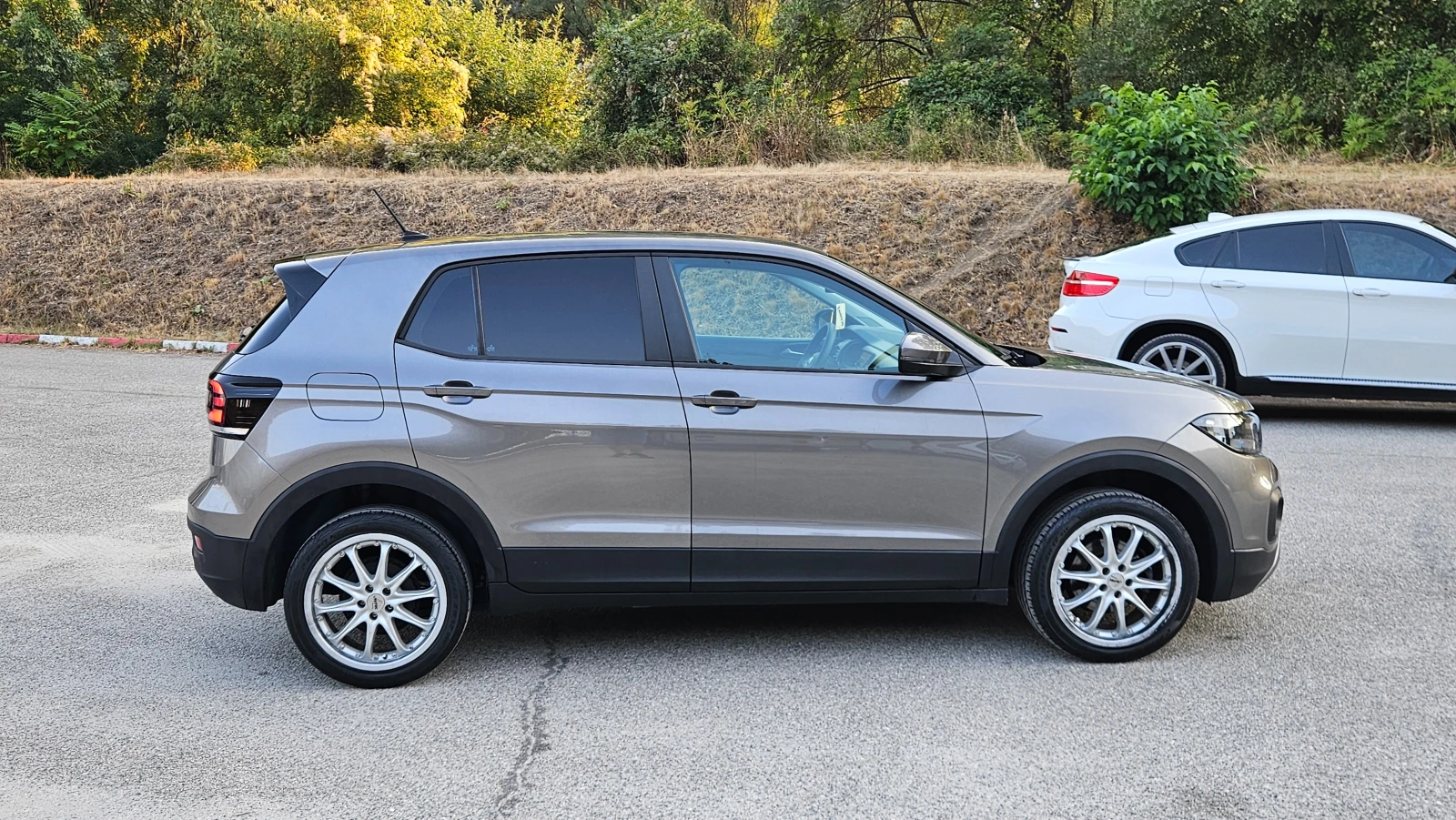 VW T-Cross 1.6 TDI NAVIG/KLIMA/DISTRONIK, снимка 7 - Автомобили и джипове - 55806550