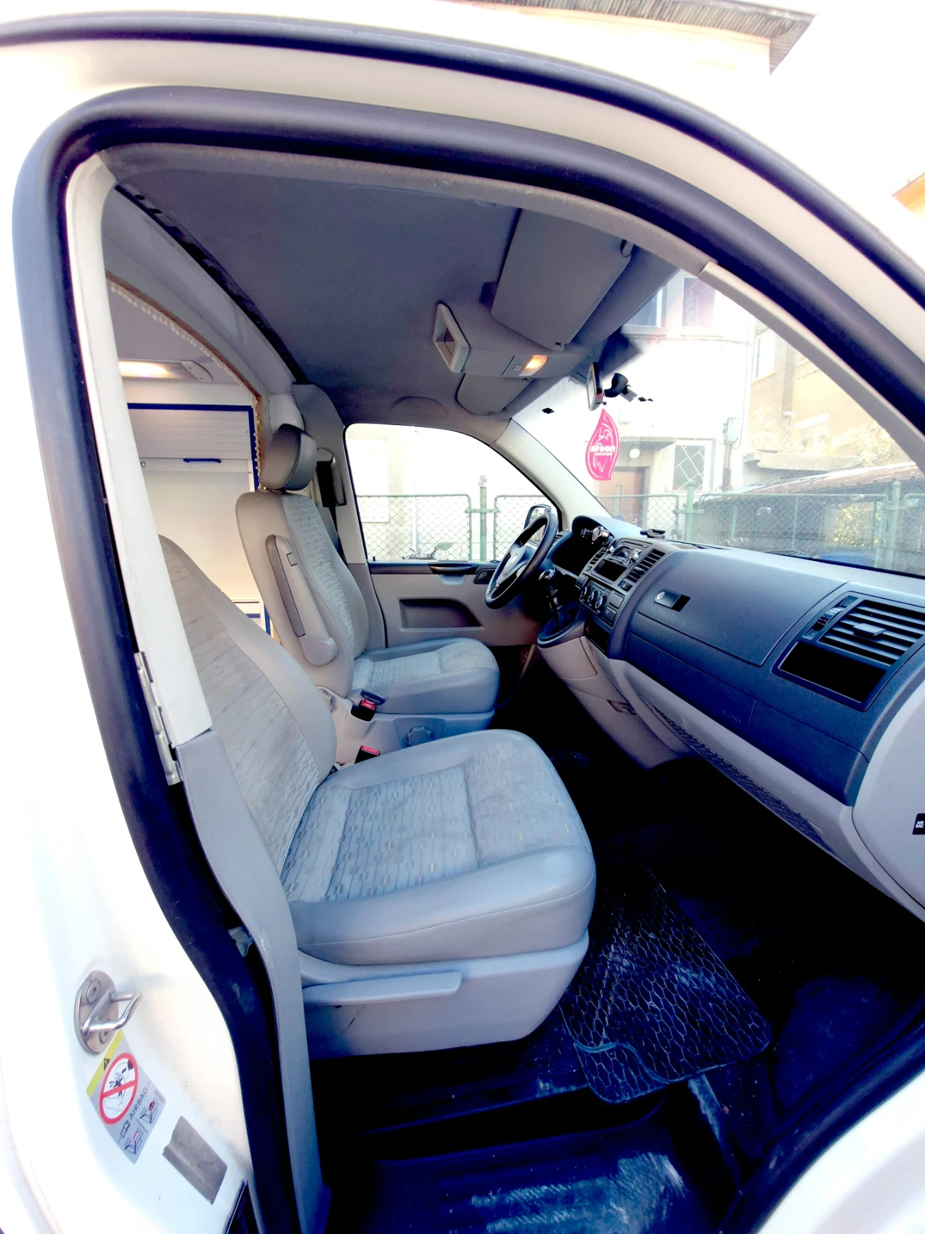 VW T5 2.0 TDI Кемперван, снимка 4 - Бусове и автобуси - 54035792