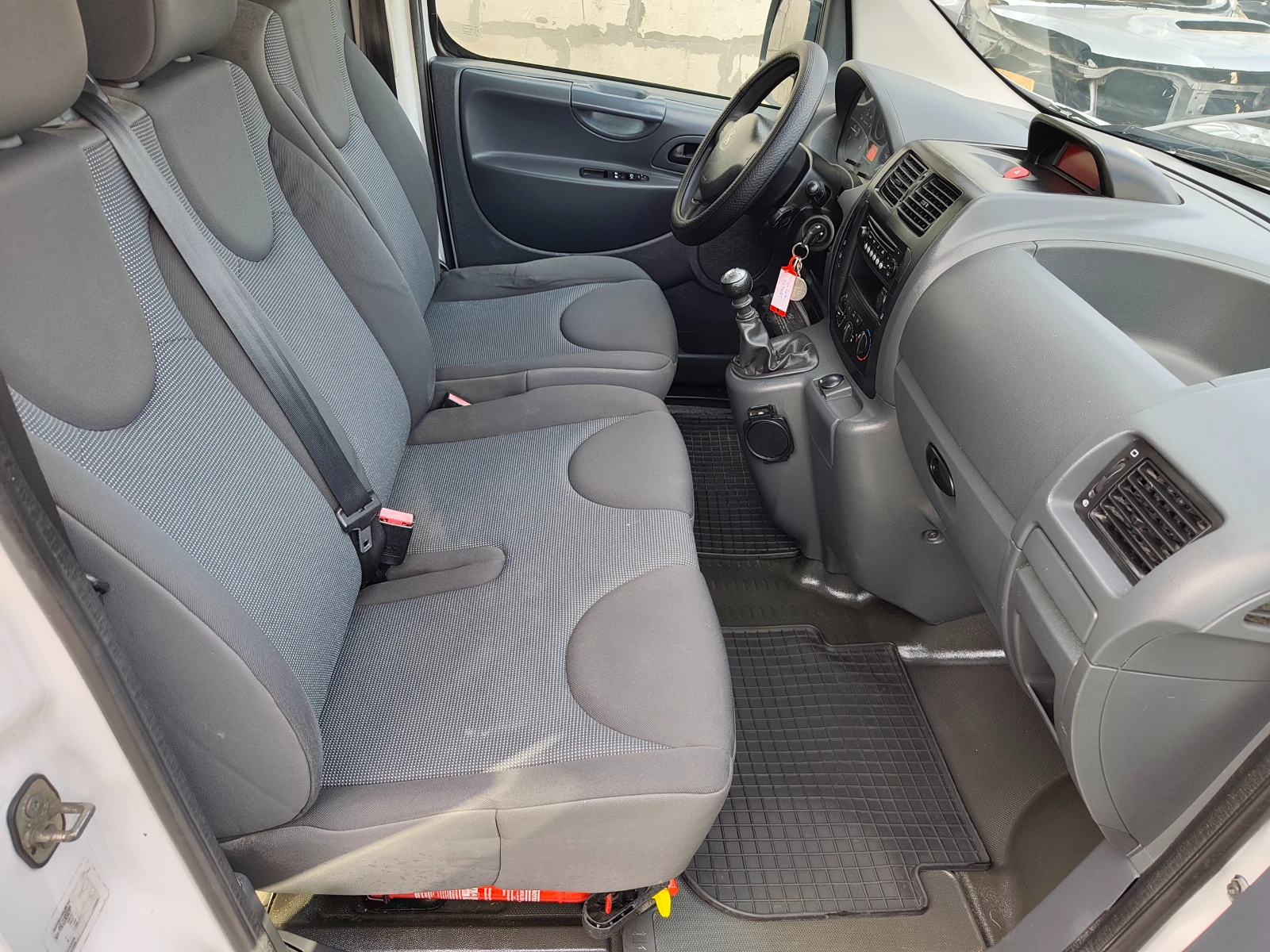 Peugeot Expert 2.0HDI MAXI КЛИМАТИК, снимка 14 - Бусове и автобуси - 54223126