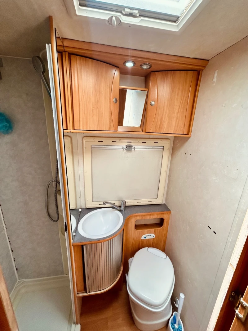 Кемпер Adria, снимка 8 - Каравани и кемпери - 53250874