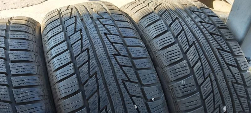 Гуми Зимни 225/55R16, снимка 3 - Гуми и джанти - 33946167