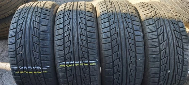 Гуми Зимни 225/55R16, снимка 1 - Гуми и джанти - 33946167