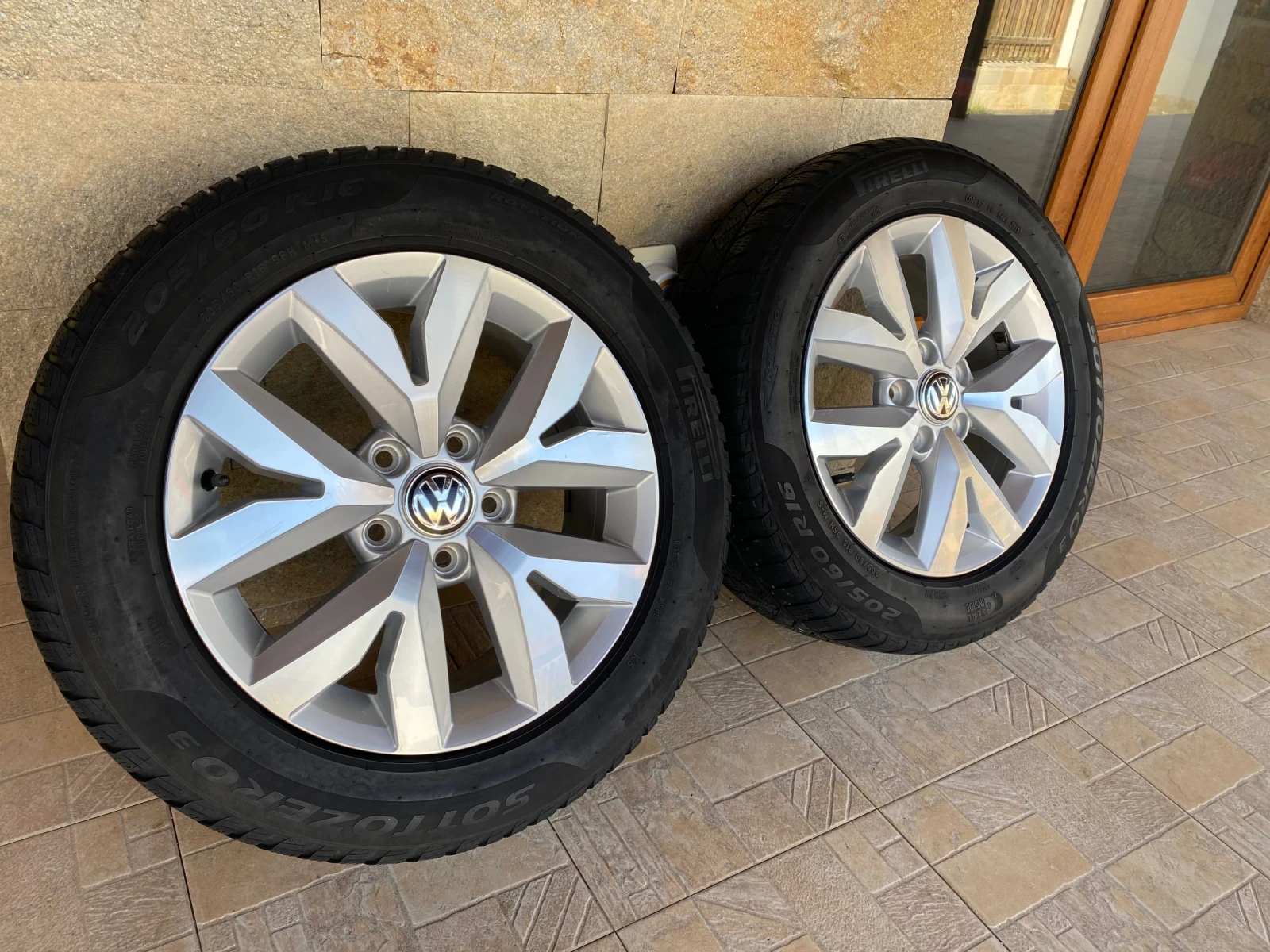 Гуми с джанти Pirelli 205/60R16, снимка 7 - Гуми и джанти - 53986933