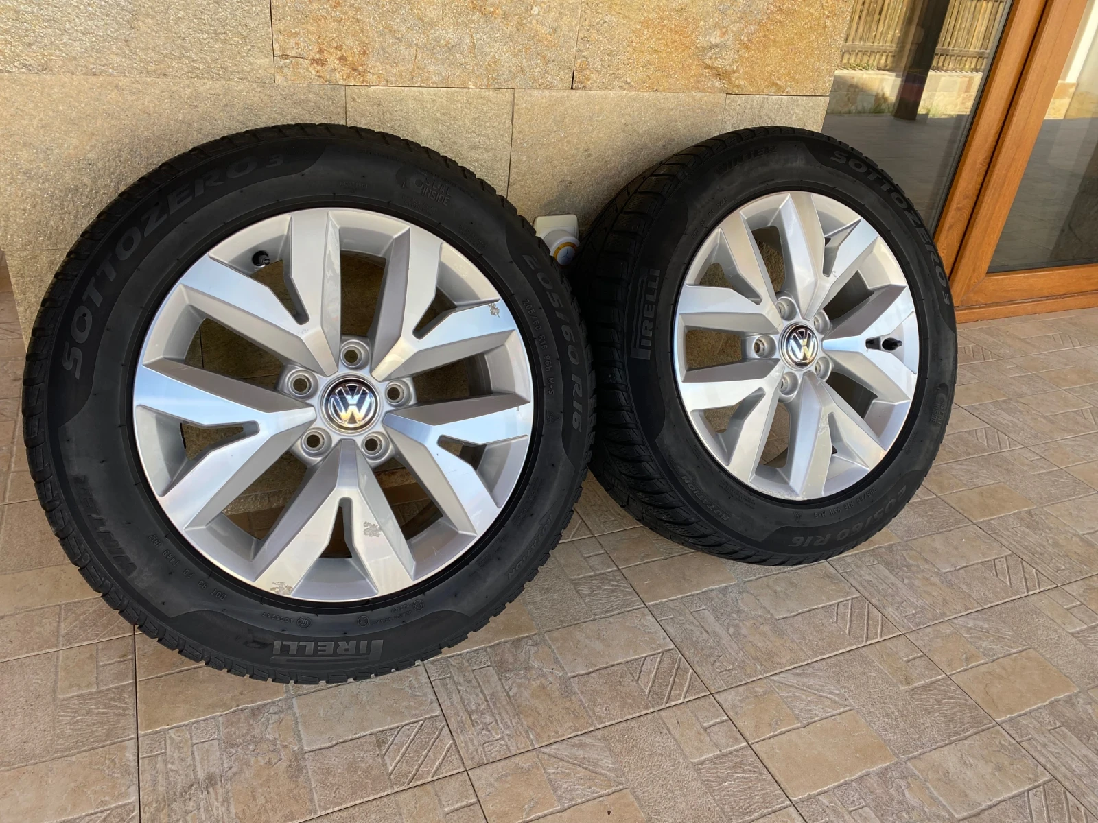Гуми с джанти Pirelli 205/60R16, снимка 5 - Гуми и джанти - 53986933