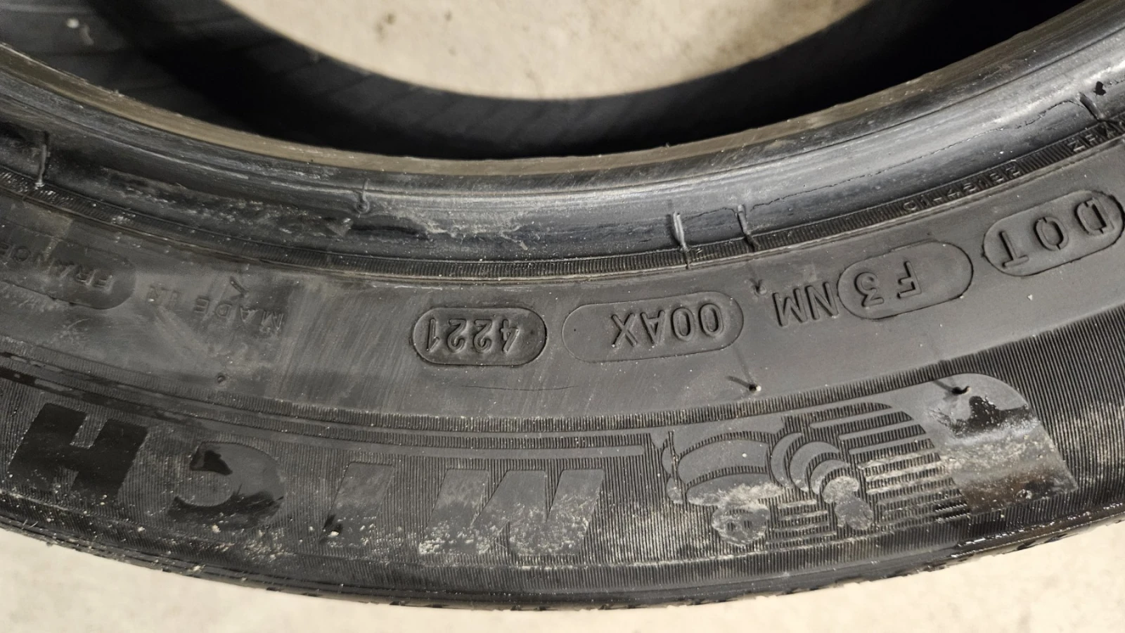 Гуми Летни 235/50R19, снимка 2 - Гуми и джанти - 54473075