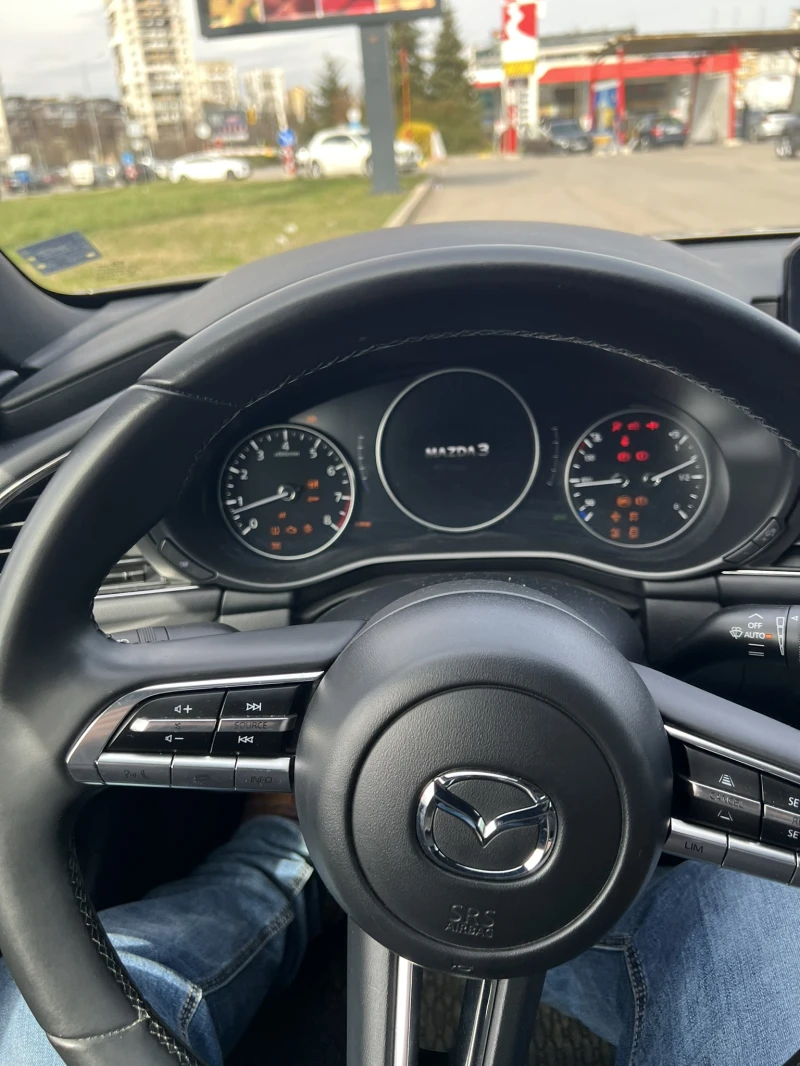 Mazda 3 2.0i Skyactiv-G, снимка 7 - Автомобили и джипове - 49602352