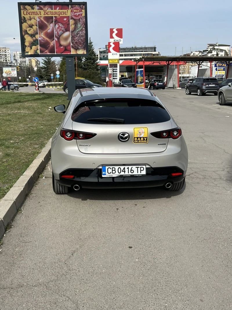 Mazda 3 2.0i Skyactiv-G, снимка 6 - Автомобили и джипове - 49602352