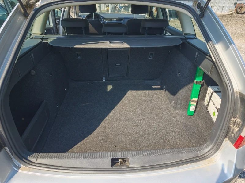 Skoda Octavia Facelift 1.6TDI EURO 6 с РЕГИСТРАЦИЯ , снимка 12 - Автомобили и джипове - 50558166