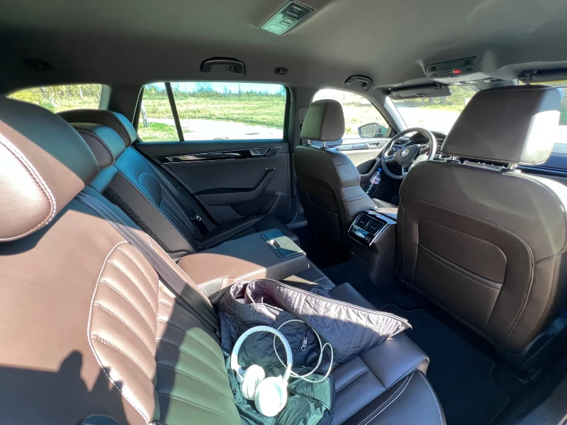 Skoda Superb  1.4TSI 218к.с iDSG6 L&K Plug-in Hybrid MatrixLED, снимка 13 - Автомобили и джипове - 52298037