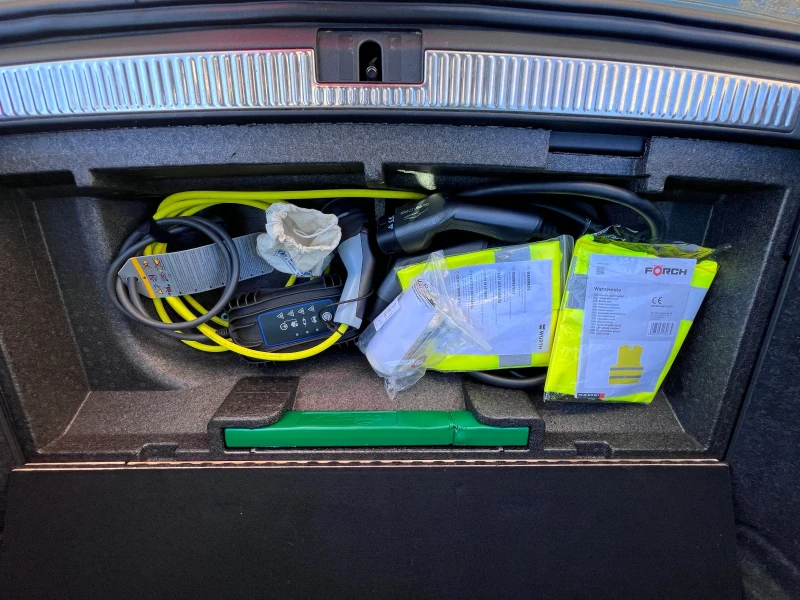Skoda Superb  1.4TSI 218к.с iDSG6 L&K Plug-in Hybrid MatrixLED, снимка 8 - Автомобили и джипове - 52298037