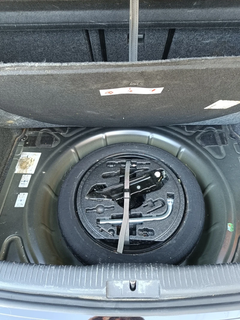 VW Golf 1.6 TDI / Highline / Alcantara, снимка 15 - Автомобили и джипове - 52394267