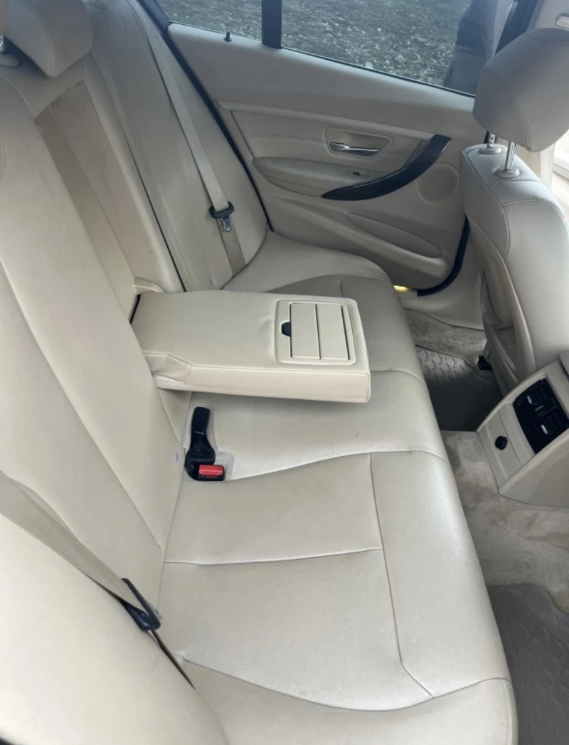 BMW 320 М-пакет седан, снимка 11 - Автомобили и джипове - 52445970