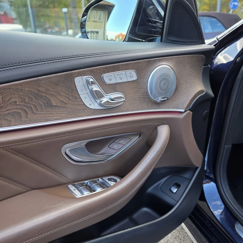 Mercedes-Benz E 63 AMG S/4Matic+ /ГОТОВ ЛИЗИНГ, снимка 9 - Автомобили и джипове - 53354434