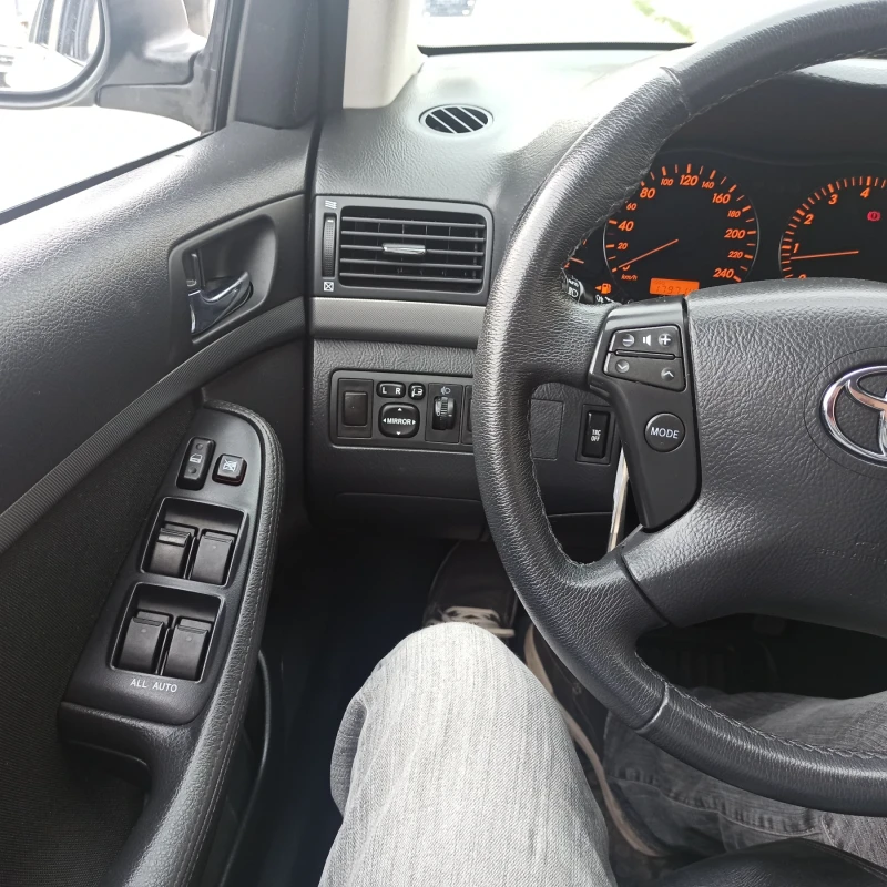 Toyota Avensis Т25, снимка 4 - Автомобили и джипове - 53514814