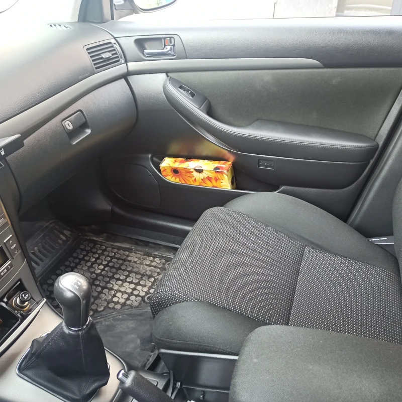 Toyota Avensis Т25, снимка 6 - Автомобили и джипове - 53514814