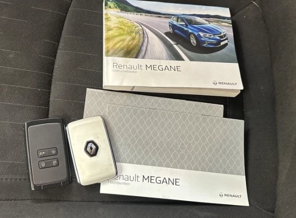 Renault Megane 2020 1.5 DCI Limited -116 hp Keyless Entry & Walk-, снимка 15 - Автомобили и джипове - 53829975