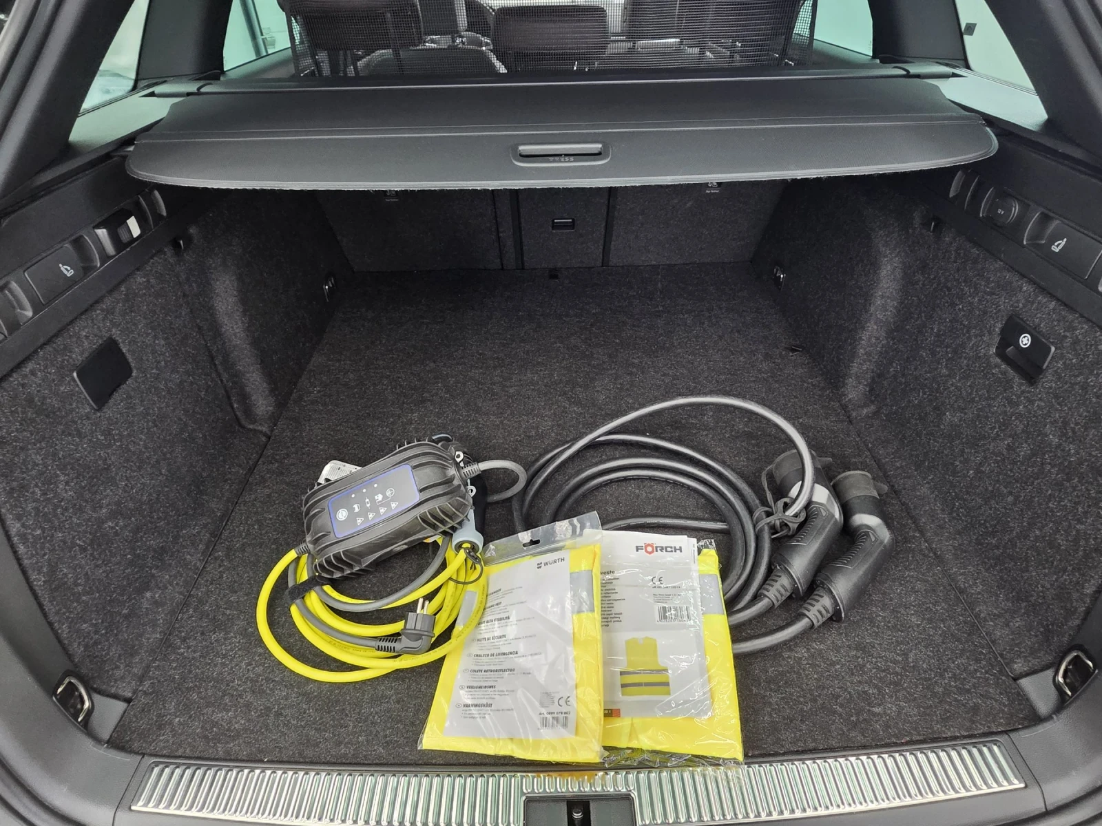 Skoda Superb  1.4TSI 218к.с iDSG6 L&K Plug-in Hybrid MatrixLED, снимка 11 - Автомобили и джипове - 52298037