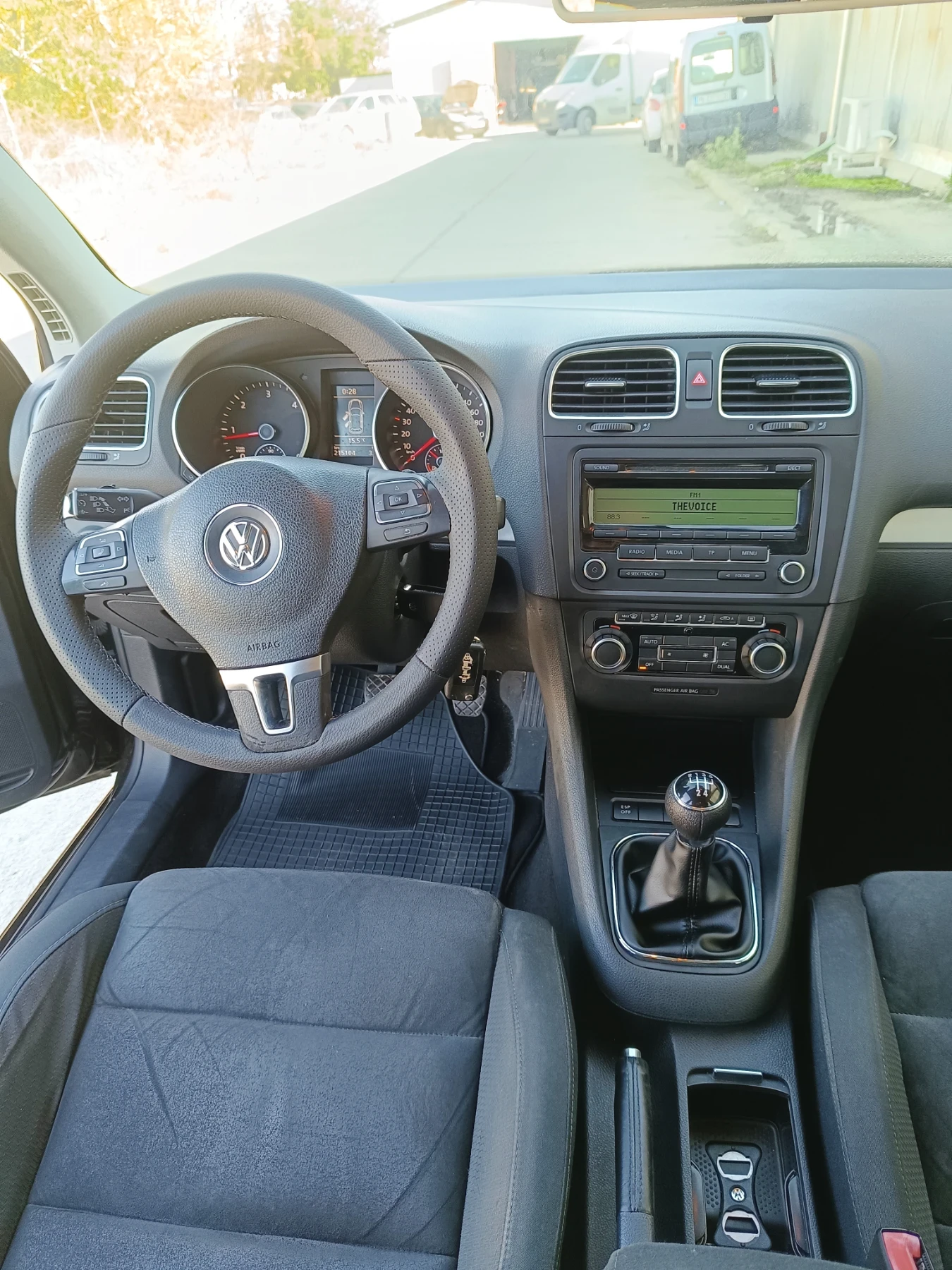VW Golf 1.6 TDI / Highline / Alcantara - изображение 10