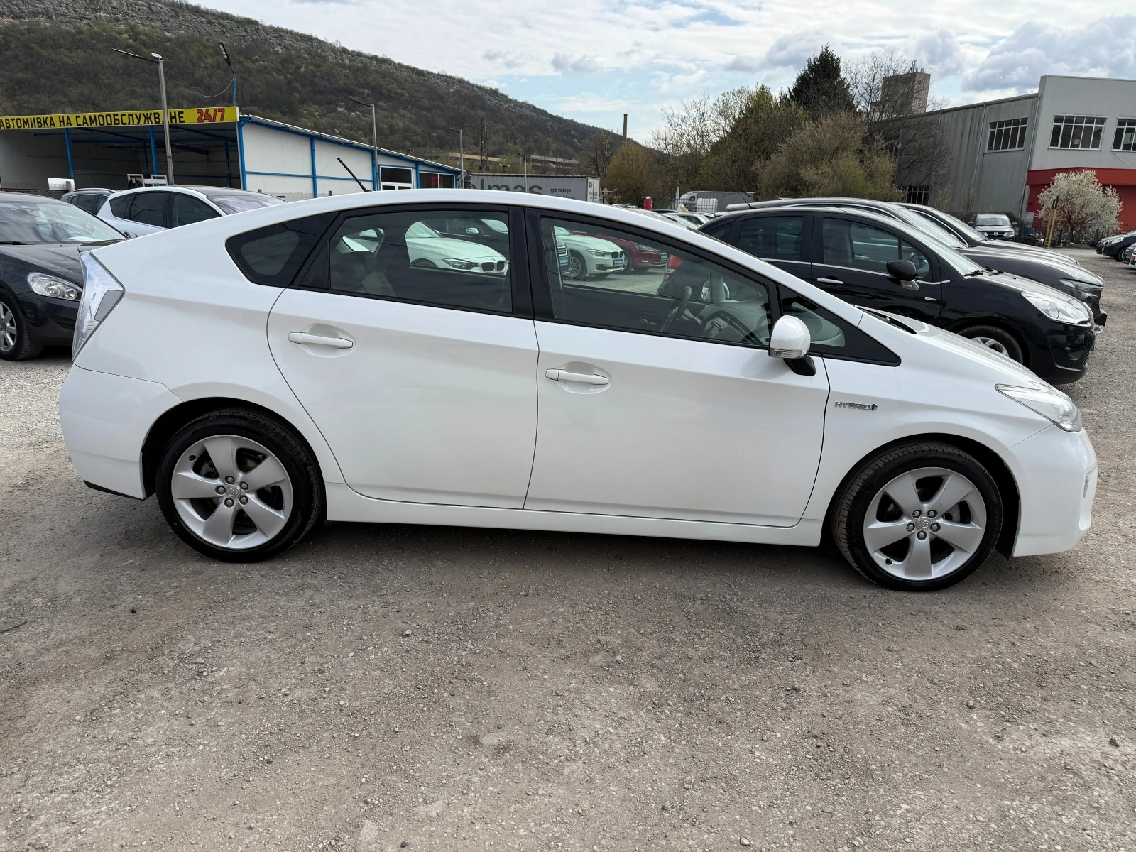 Toyota Prius 1.8HYBRID-99К.С-Facelift-Автоматик-камера-нави, снимка 7 - Автомобили и джипове - 54200511