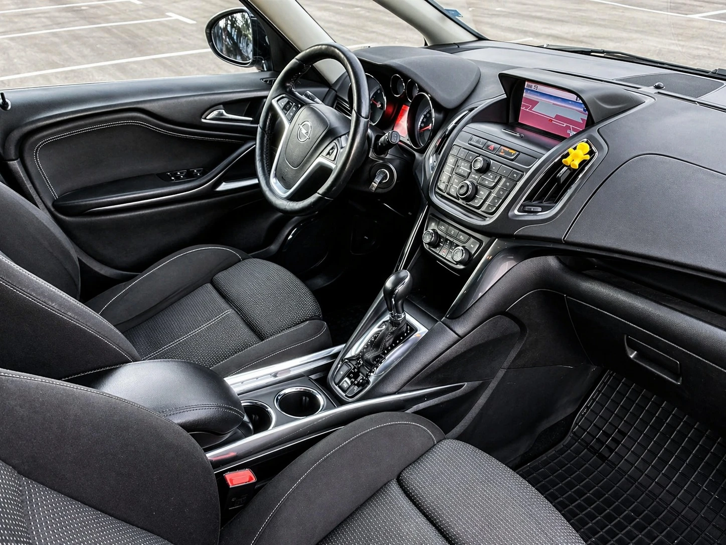 Opel Zafira Tourer, снимка 6 - Автомобили и джипове - 54308371