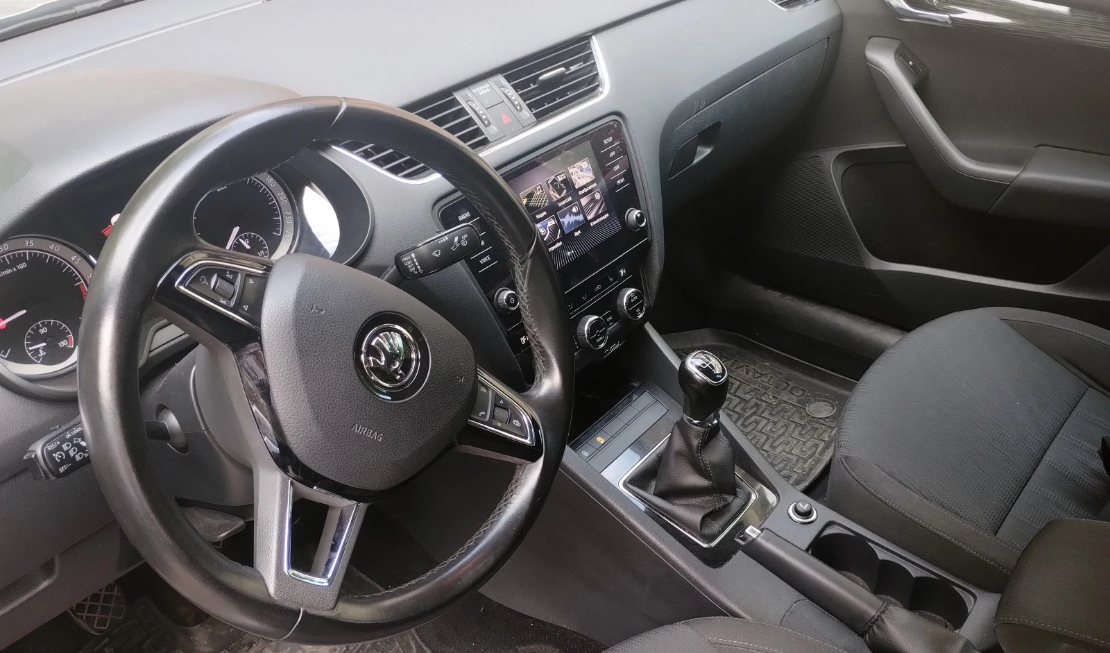 Skoda Octavia, снимка 14 - Автомобили и джипове - 54353605