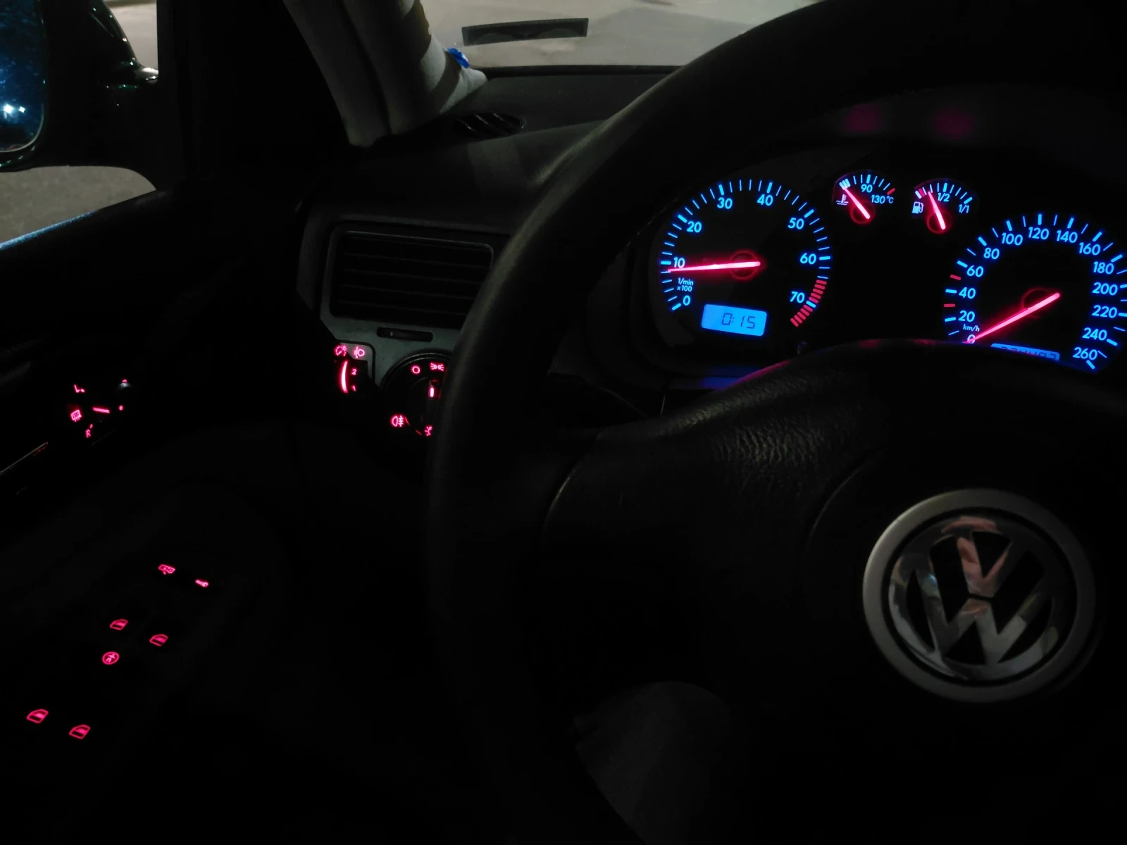 VW Bora 1.6, 101, SR, бензин + газ, снимка 6 - Автомобили и джипове - 54641818