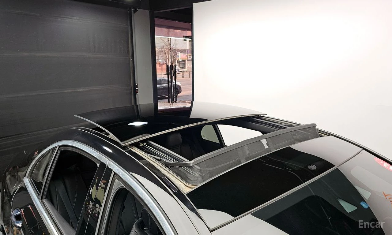 Mercedes-Benz E 350 4MATIC* AMG-LINE* DISTRONIC* 360CAM* DRIVE-ASSIST*, снимка 16 - Автомобили и джипове - 54714565