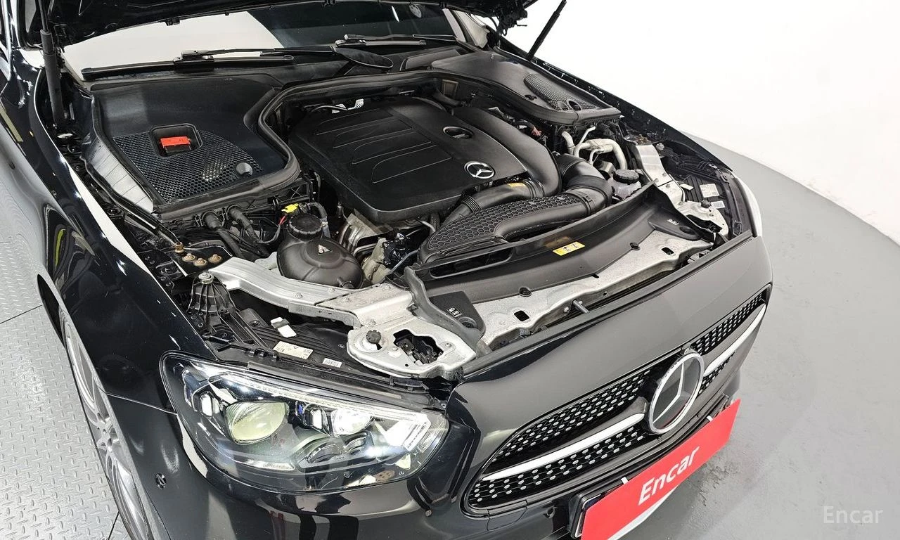 Mercedes-Benz E 350 4MATIC* AMG-LINE* DISTRONIC* 360CAM* DRIVE-ASSIST*, снимка 17 - Автомобили и джипове - 54714565