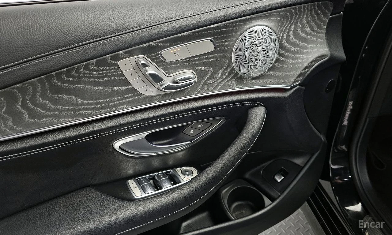 Mercedes-Benz E 350 4MATIC* AMG-LINE* DISTRONIC* 360CAM* DRIVE-ASSIST*, снимка 12 - Автомобили и джипове - 54714565
