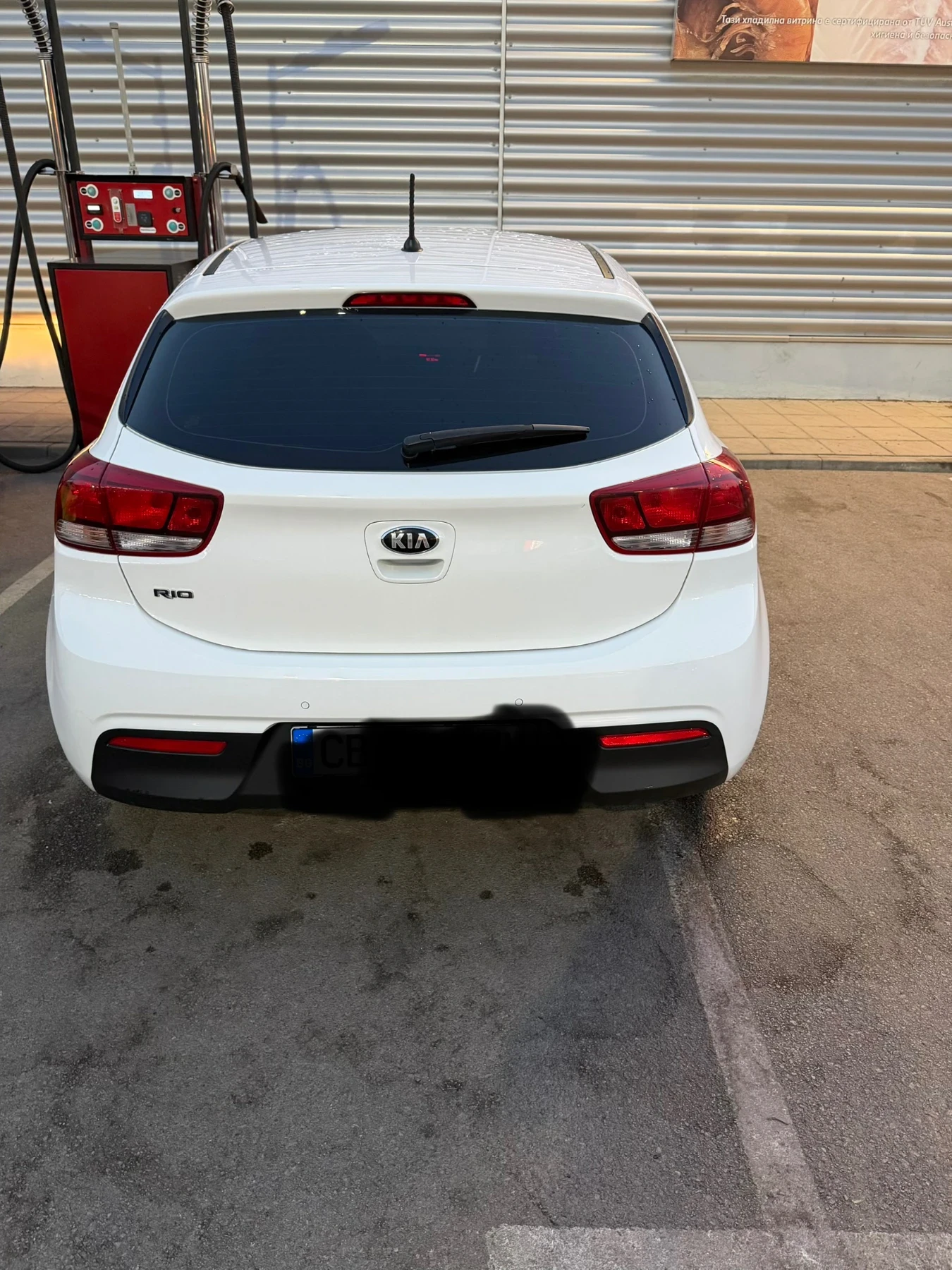 Kia Rio гаражна, снимка 12 - Автомобили и джипове - 56138714