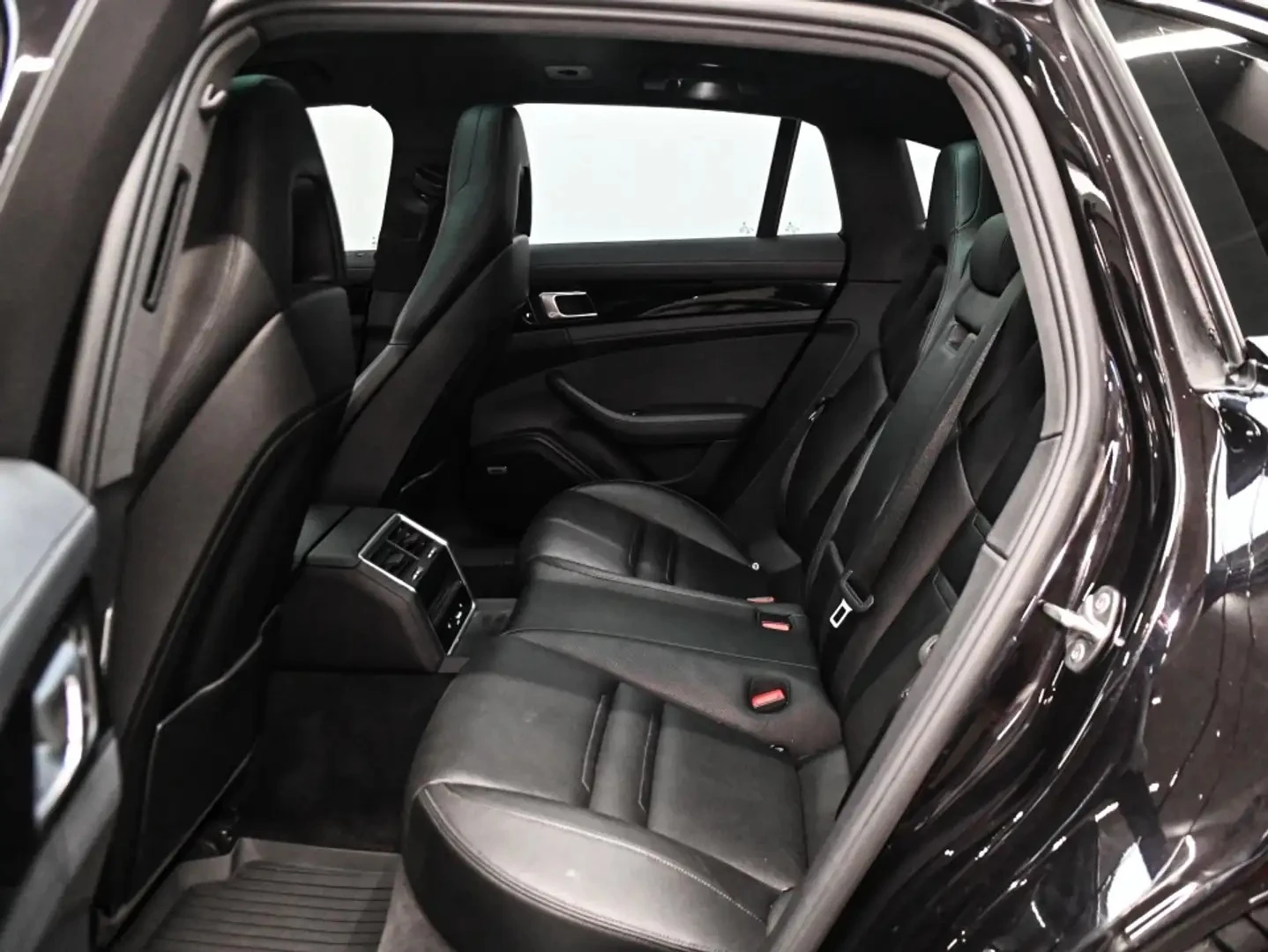 Porsche Panamera SPORT TURISMO* CHRONO * AIR* DIS* BOSE* SOFT-CLOSE, снимка 17 - Автомобили и джипове - 56239639