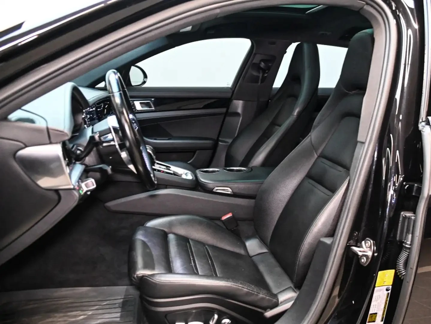 Porsche Panamera SPORT TURISMO* CHRONO * AIR* DIS* BOSE* SOFT-CLOSE, снимка 12 - Автомобили и джипове - 56239639