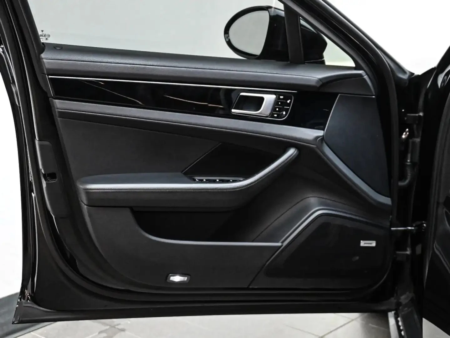 Porsche Panamera SPORT TURISMO* CHRONO * AIR* DIS* BOSE* SOFT-CLOSE, снимка 16 - Автомобили и джипове - 56239639