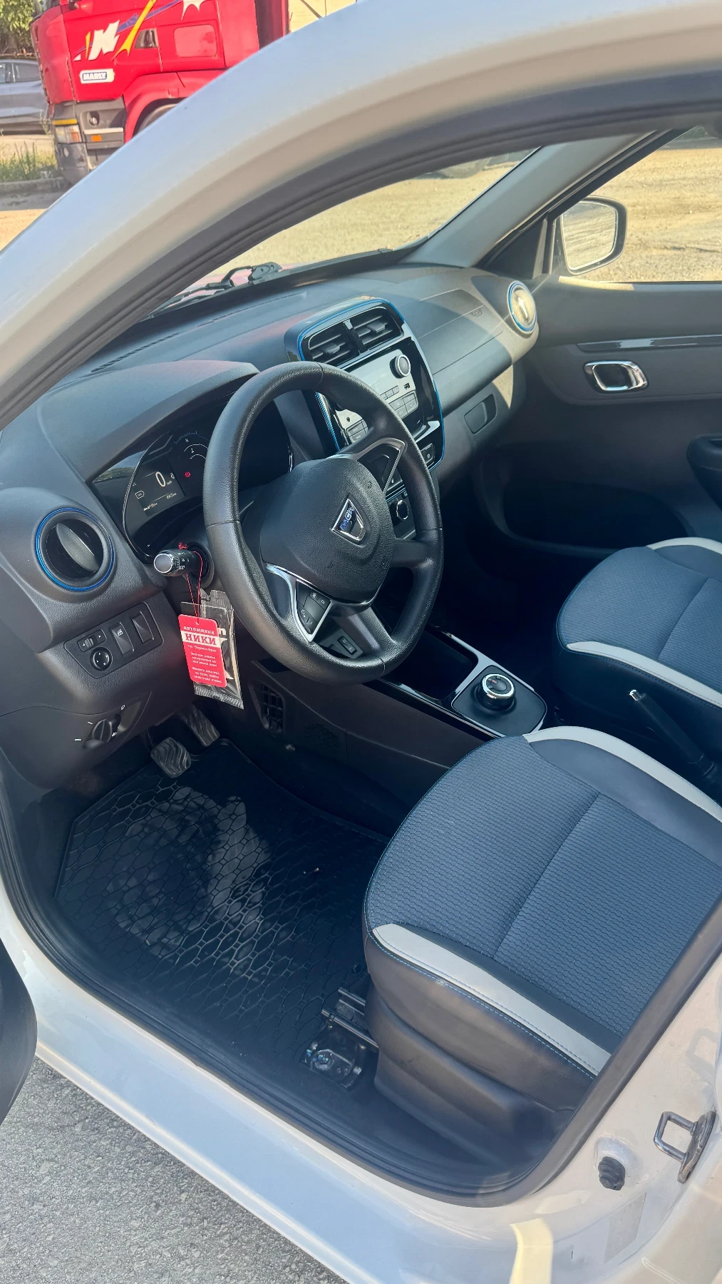 Dacia Spring, снимка 10 - Автомобили и джипове - 56625042
