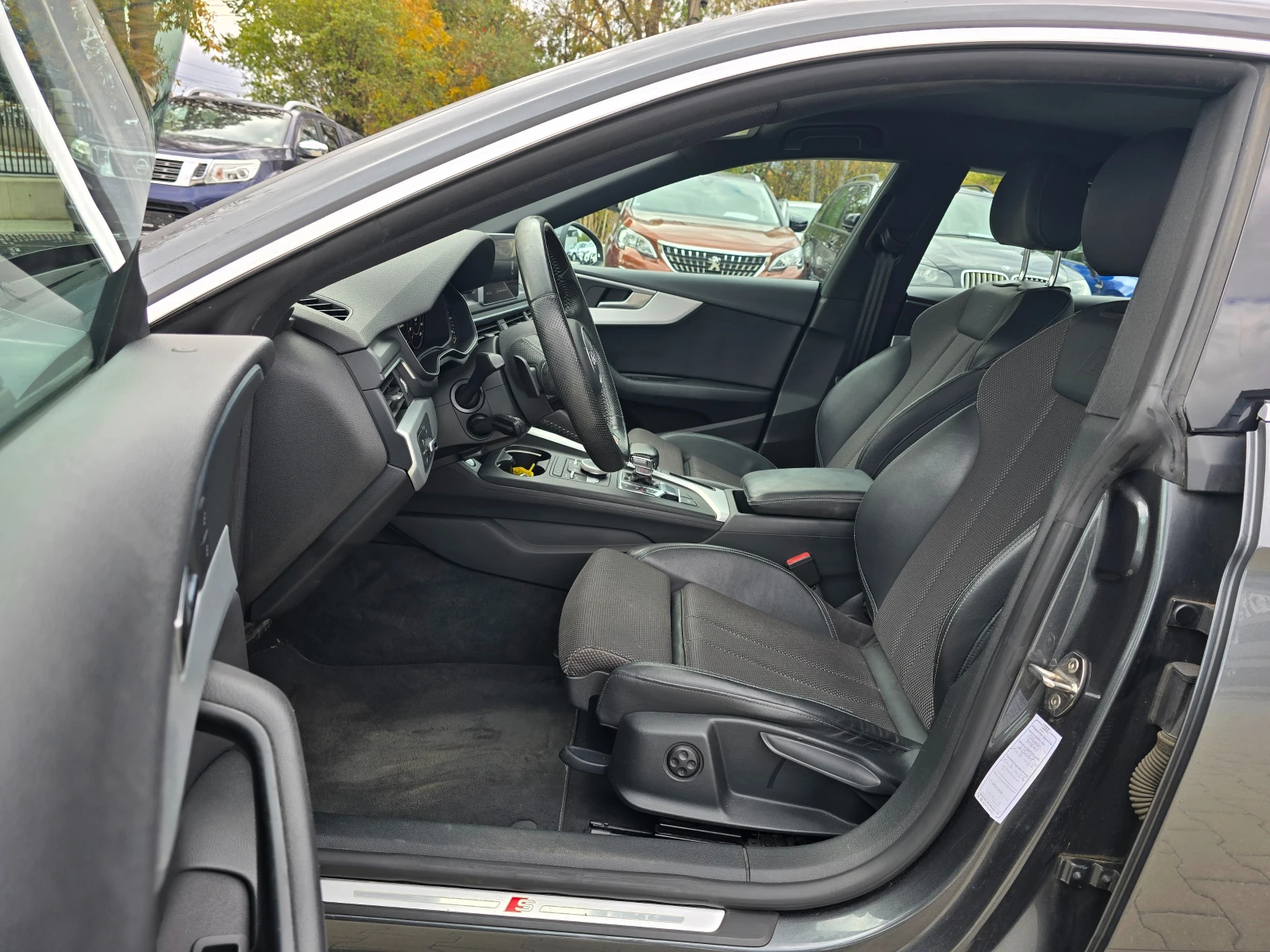 Audi A5 2.0 TDI, S-Line, Virtual, Matrix!, снимка 8 - Автомобили и джипове - 56718002